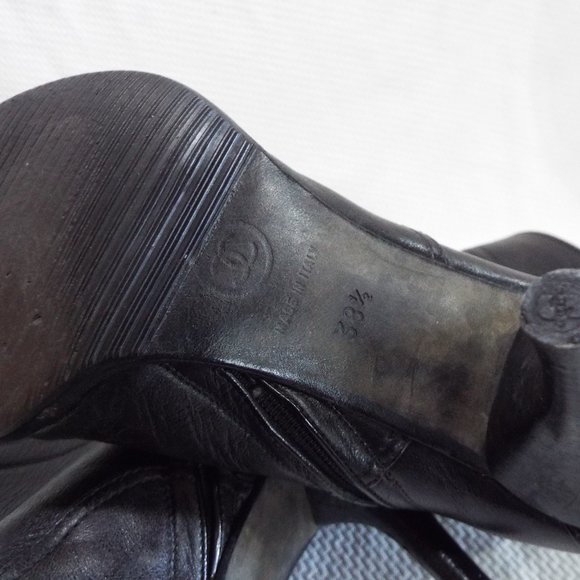 Chanel Vintage Leather Cap-Toe Booties - Picture 7 of 8